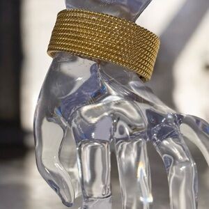 💟💎Vintage Avon Gold Tone Cuff Bracelet